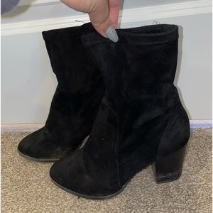Women’s forever 21 black ankle boots